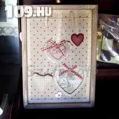 Apróhirdetés, Fa textilkép szívecskékkel